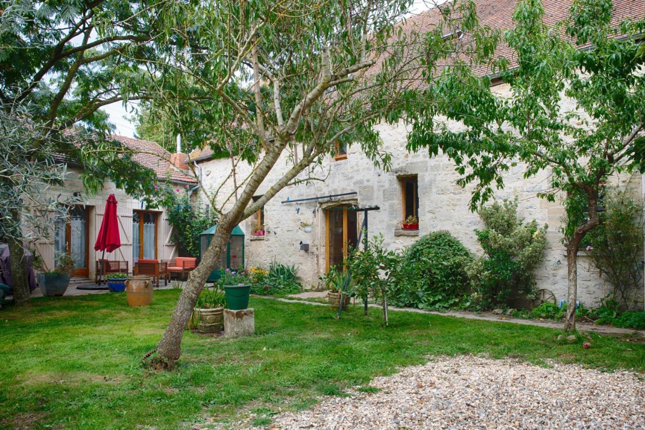 La Ferme Des Nonains Appartement Montjavoult Buitenkant foto