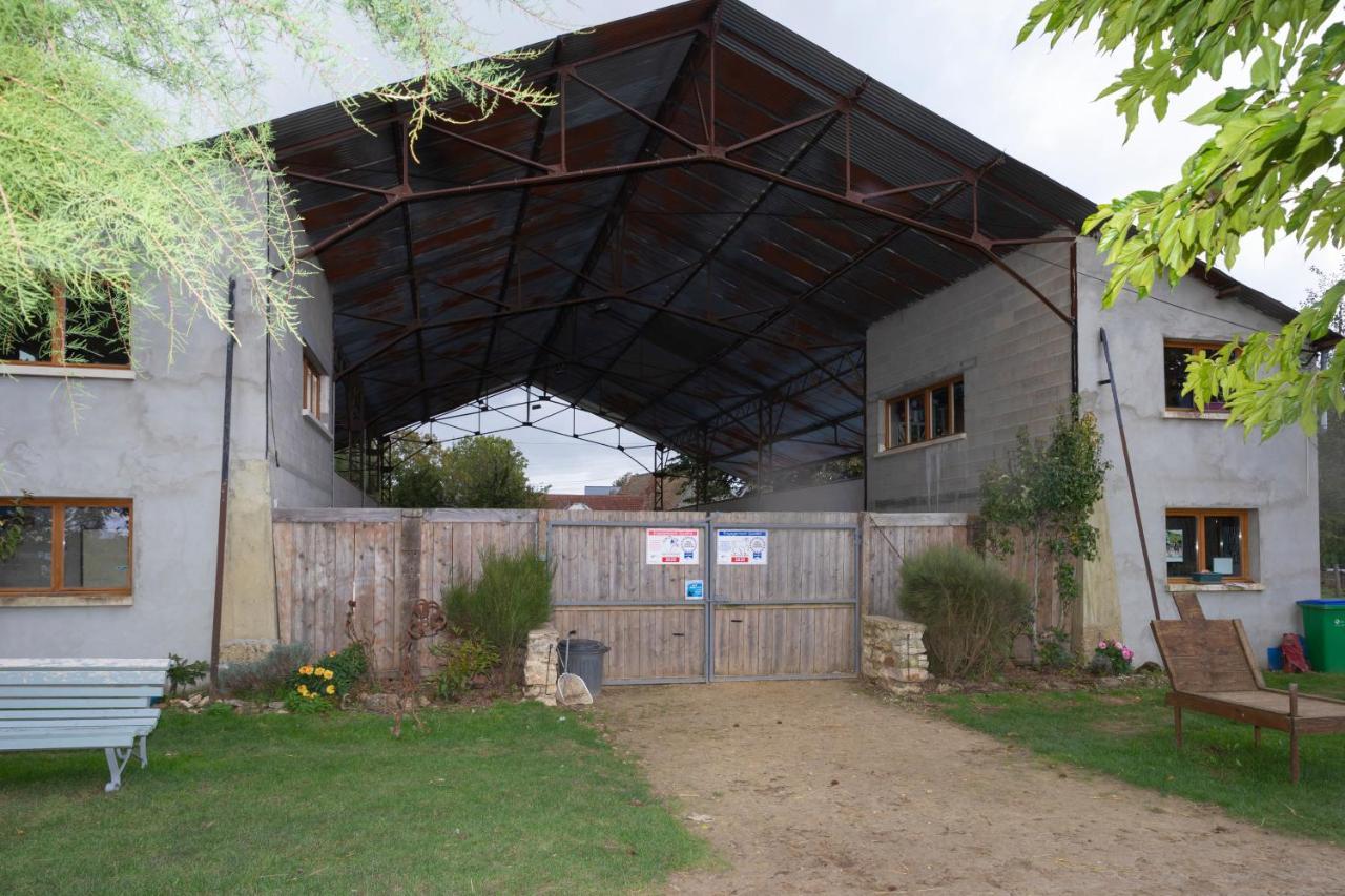 La Ferme Des Nonains Appartement Montjavoult Buitenkant foto