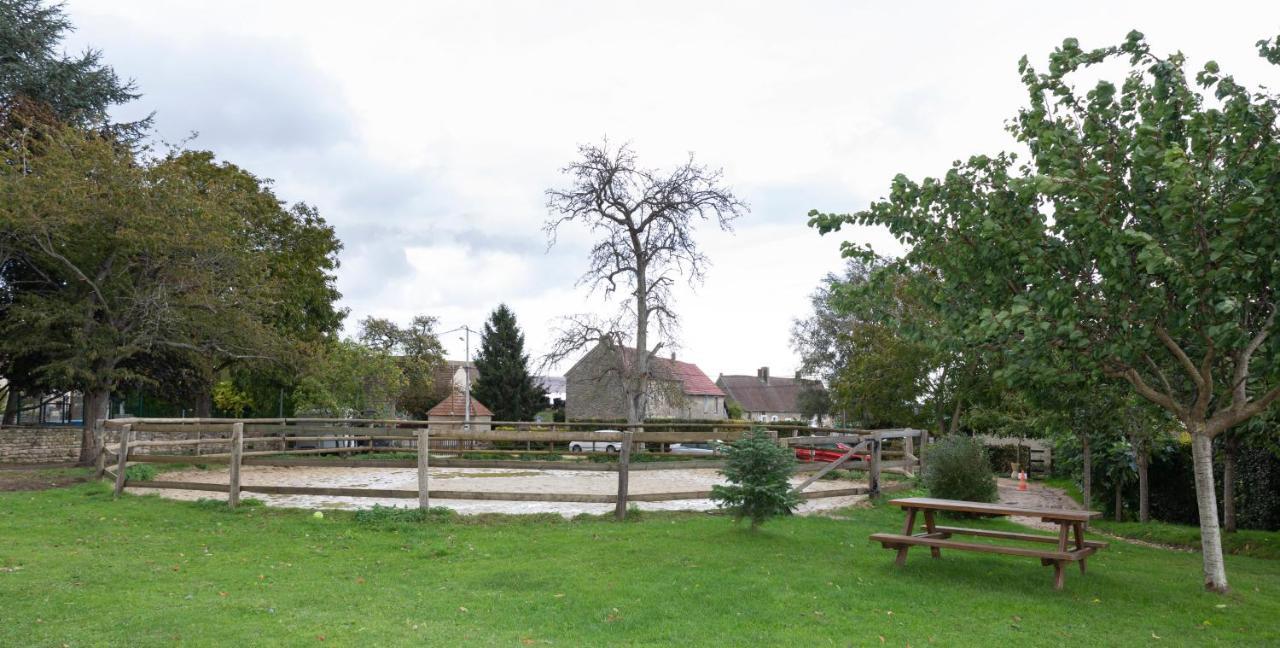 La Ferme Des Nonains Appartement Montjavoult Buitenkant foto