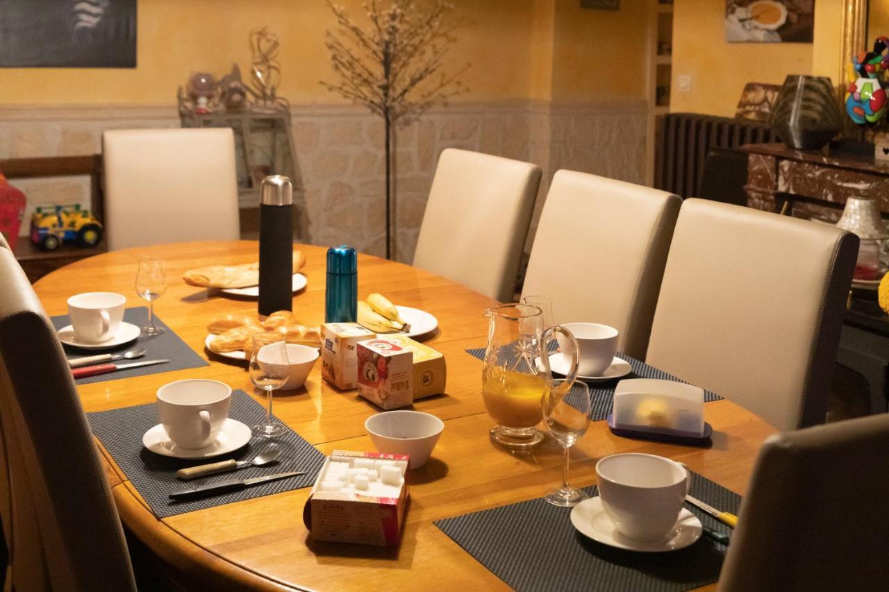 La Ferme Des Nonains Appartement Montjavoult Buitenkant foto